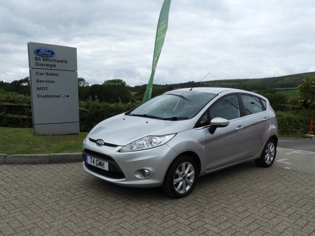 Ford Fiesta 1.4 Zetec Hatchback 5dr Petrol Manual 